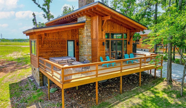 Twin Retreat Cabin 1: Hot Tub, Fire Pit, Golf Shangri La, Boat Grand Lake