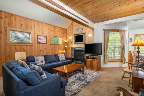 Twin Rocks Hideaway