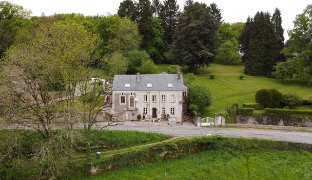 Twin room ensuite with views across the valley and Ambersac mountains.