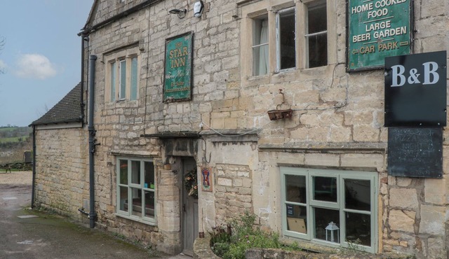 TWIN ROOM, pet friendly in Whiteshill