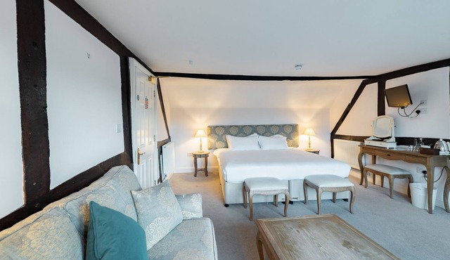 Twin Room Premium En Suite with Bath