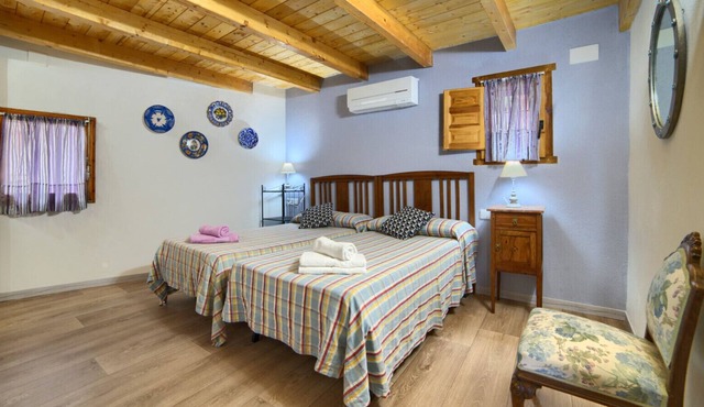 Twin room-Private Bathroom-Mountain view-Azul