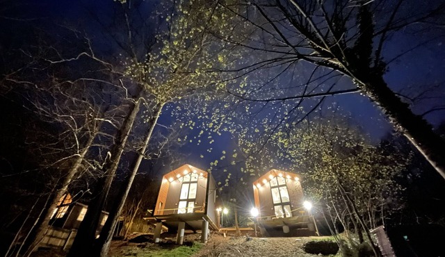 Twin Sycamore River Cottages
