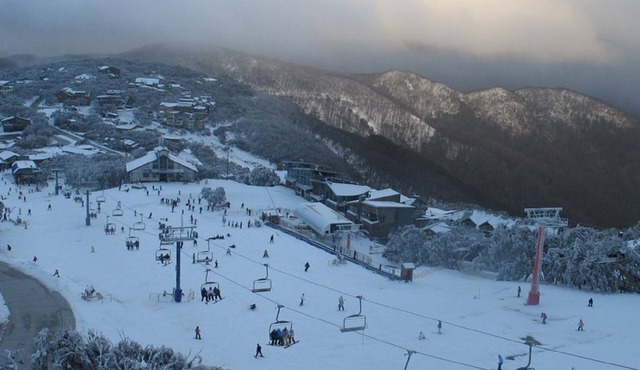 TWIN TOWERS 701A - – Executive Family/Small Group Accommodation