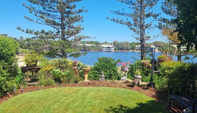 Twin Waters Sebel Lagoon Apartment