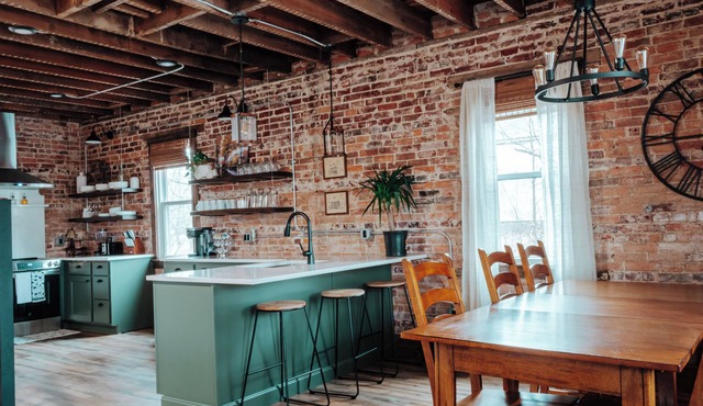 Twinbricks Railhouse off Route 66