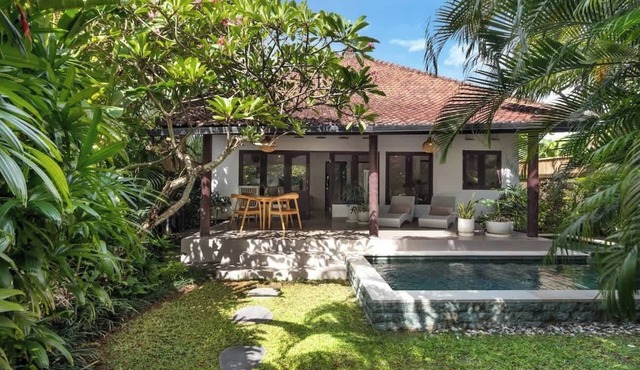 Twist and Shout Private Villa! Breakfast included!