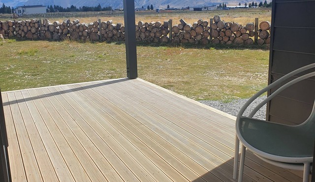 TWIZEL - House near the lake