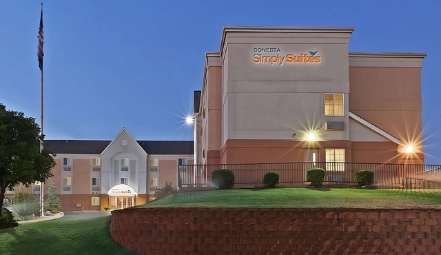 Two 1BR Suites Close to Oklahoma State Museum of History! Pet Friendly!