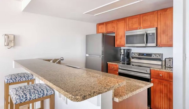 Two 2BR Suite w/Balcony & Kitchen l Sunset Boardwalk Nights & Pool Access