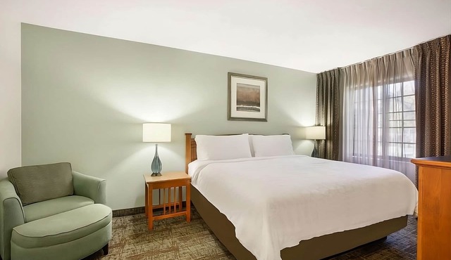 Two 2BR Suites w/Free Breakfast - Near Rancho Bernardo Attractions, Pool!