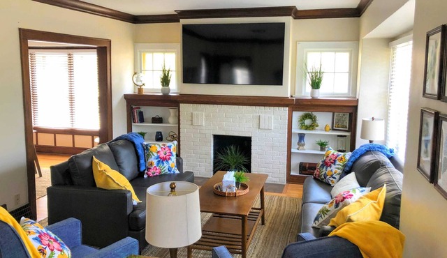 Two 3 Bedroom units/Entire building I Shorewood