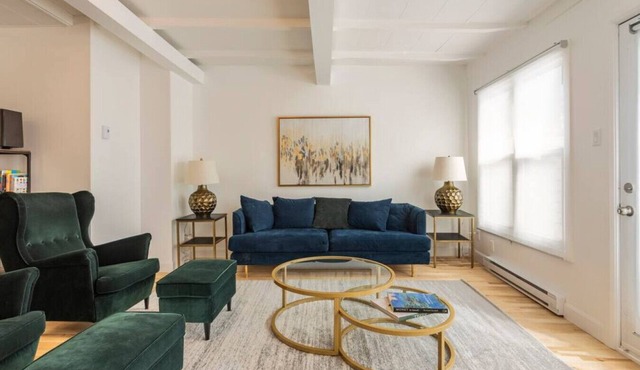 Two 3BR apartments All yours! Downtown MTL