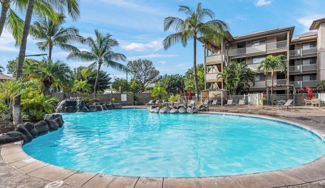 Two 3BR Apts Near Kam 1 Beach, Pool, Hot Tub & BBQ