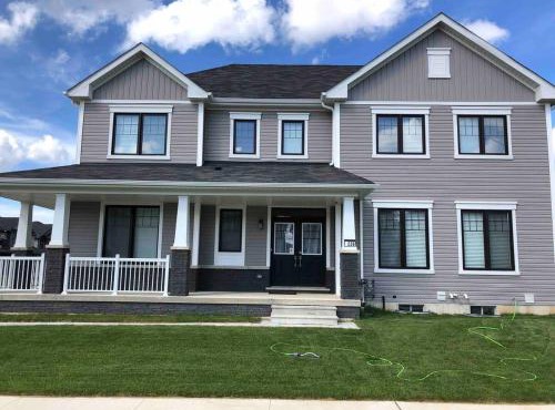 Two Adjacent Modern Homes in West Niagara Sleep 16