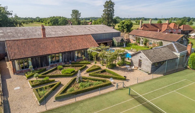 Two adjoining properties which can be booked together for up to ten guests.