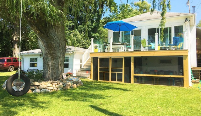 TWO Adorable Waterfront Cottages on Beautiful all sports Paradise Lake