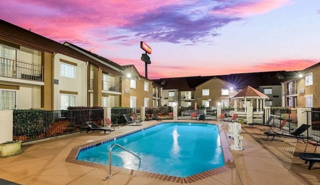 Two Affordable Rooms Near Knoxville Convention Center – 10 Miles