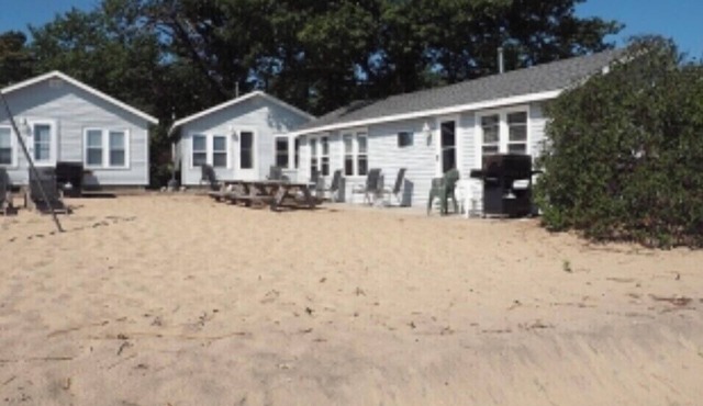Two Bedroom Cabin On The Beach, sleeps 6