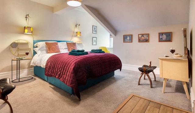 Two Bed Apartment, Albert Road