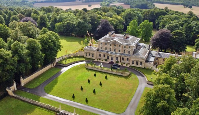 Two bed apartment in historic stately hall. A beautiful Georgian period property