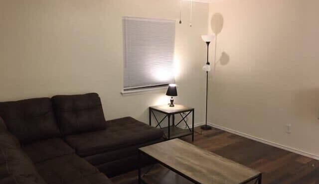 Two-bed one-bath downstairs close to Fort Sill!