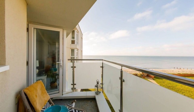 Two Bed Seafront Escape in East Wittering