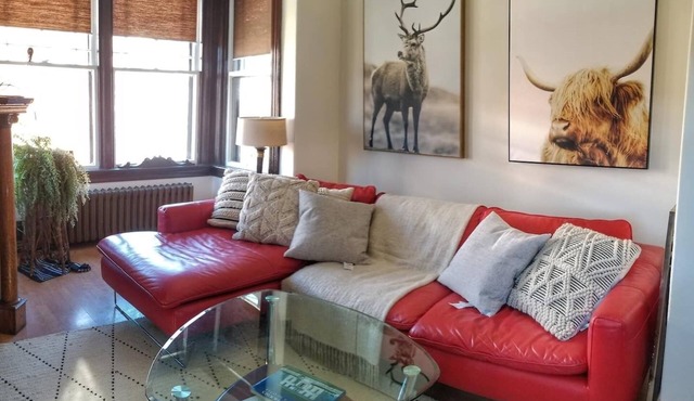 Two bedrms, living+dining, Kedgi Lodge nature themed suite