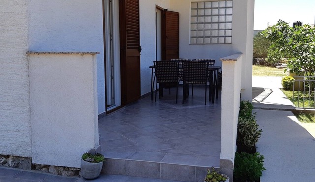 Two bedroom apartment with terrace Starigrad, Paklenica (A-6627-d)
