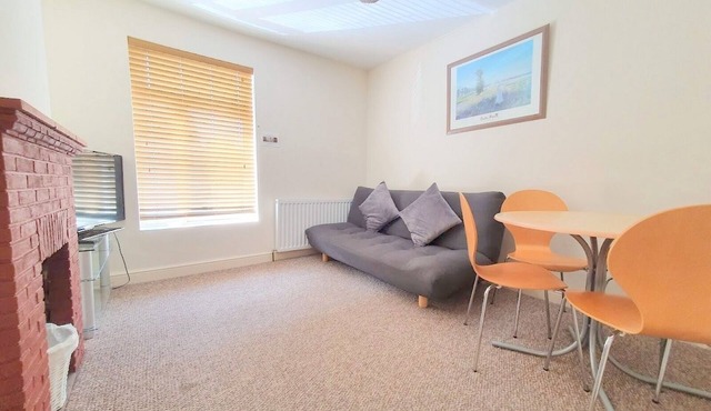 Two-bedroom 1st floor flat with Superfast Wi-Fi