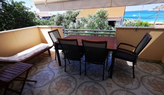 Two bedroom apartment with terrace and sea view Drvenik Mali, Drvenik (A-16787-b)
