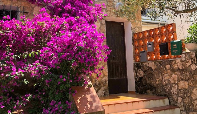 Two bedroom apartment 5 minute walk from the beach