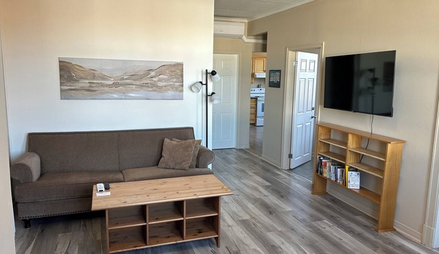 Two Bedroom Apartment within walking distance to everything