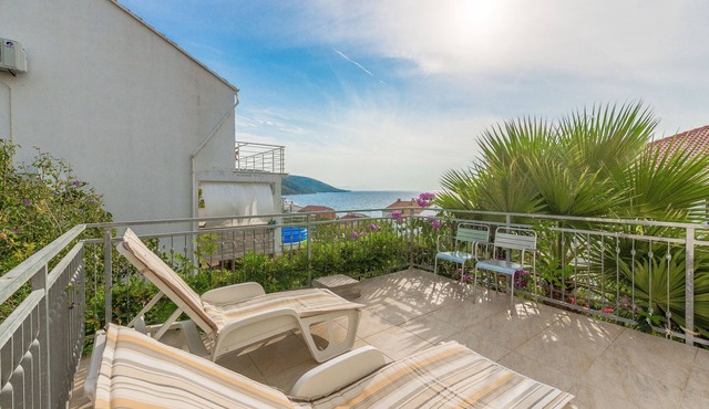 Two bedroom apartment with terrace and sea view Bušinci, Čiovo (A-7560-b)