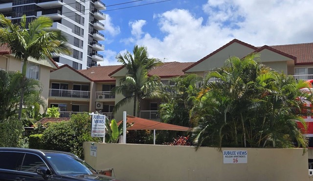 Two-Bedroom Apartment with Private Sauna on the Balcony/500m to the Beach