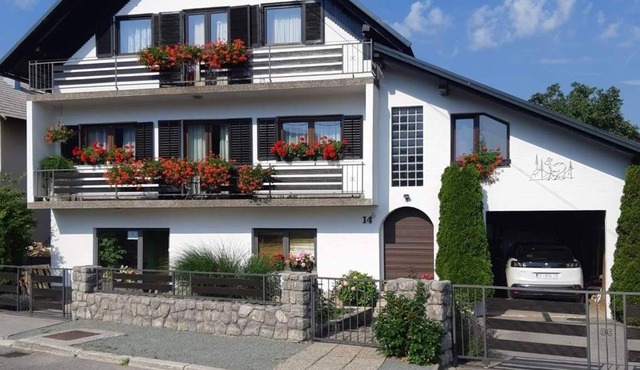 Two bedroom apartment with balcony Ravna Gora, Gorski kotar (A-20790-a)