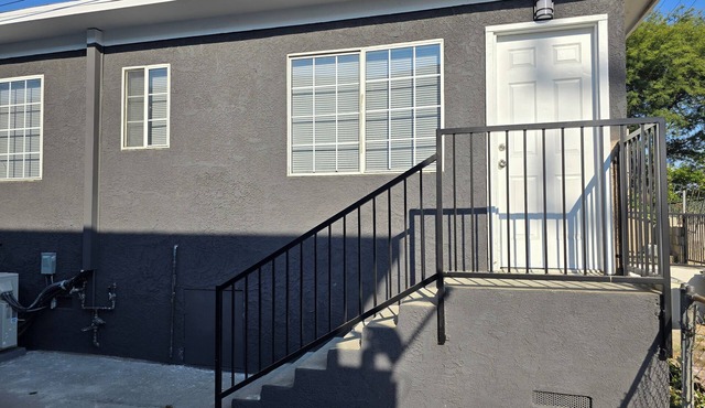 Two bedroom apartment near downtown