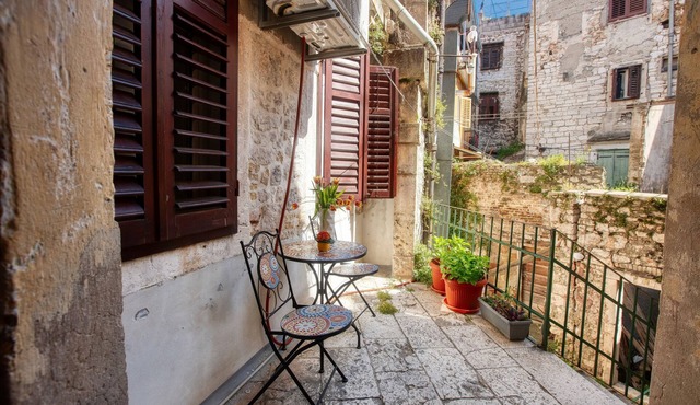 Two bedroom apartment with balcony Šibenik (A-21816-a)