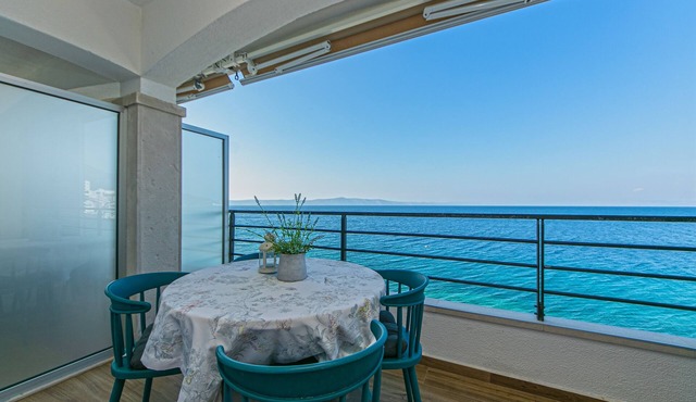 Two bedroom apartment near beach Drašnice, Makarska (A-6652-e)