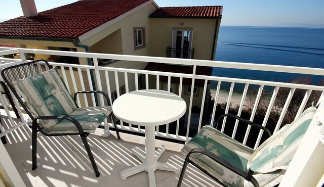 Two bedroom apartment near beach Drašnice, Makarska (A-6051-a)