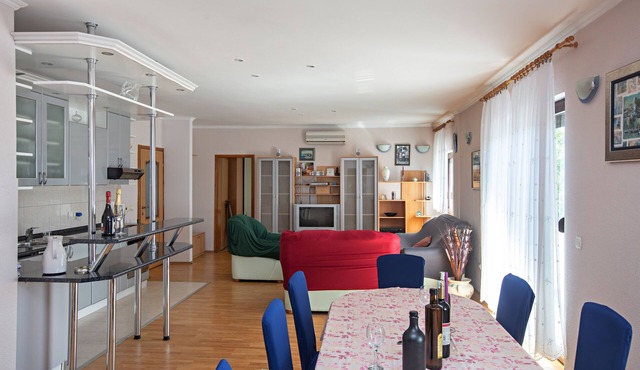 Two bedroom apartment with terrace Smrdelje, Krka (A-23078-a)
