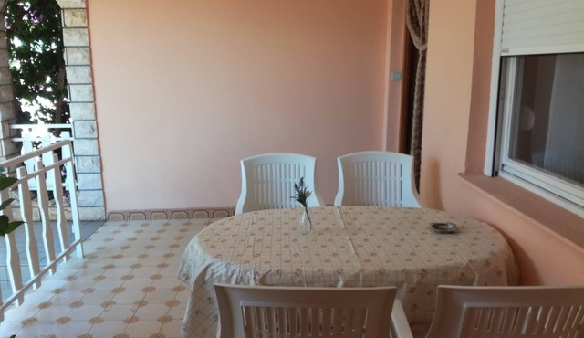 Two bedroom apartment with terrace Kukljica, Ugljan (A-8237-b)