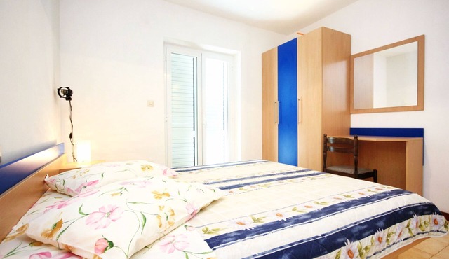 Two bedroom apartment near beach Lumbarda, Korčula (A-4440-c)