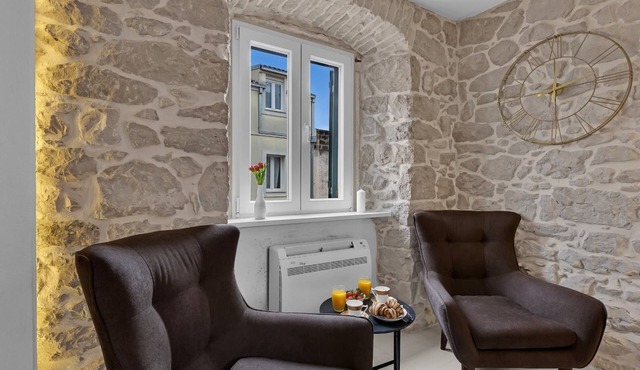 Two bedroom apartment with balcony Makarska (A-21443-a)