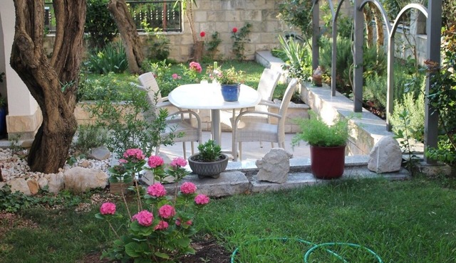 Two bedroom apartment with balcony and sea view Makarska (A-21911-e)