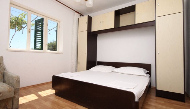 Two bedroom apartment with terrace and sea view Makarska (A-6791-b)