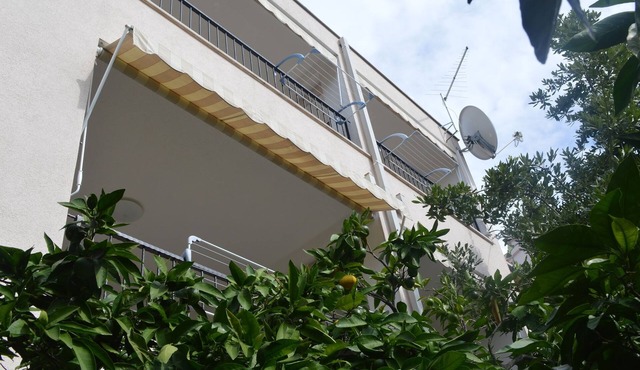 Two bedroom apartment with balcony Makarska (A-11361-a)