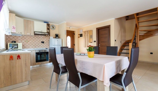 Two bedroom apartment with terrace Porat, Krk (A-19272-a)