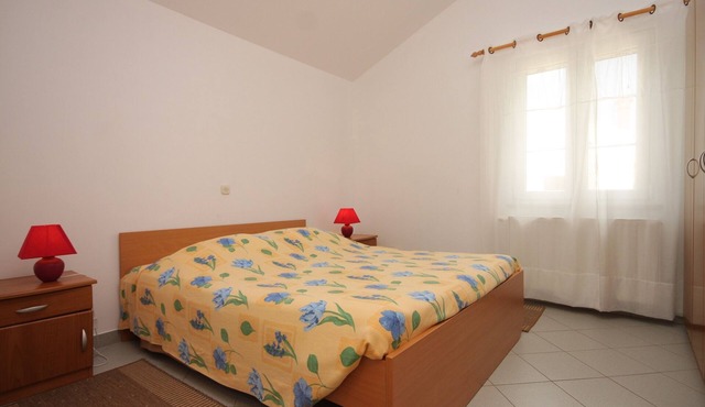 Two bedroom apartment with terrace and sea view Nerezine, Lošinj (A-3451-b)