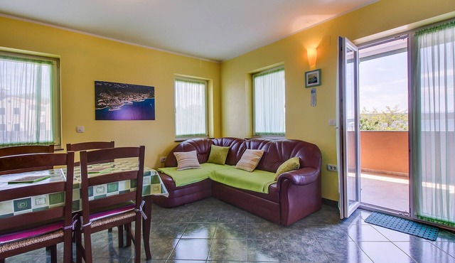Two bedroom apartment with balcony and sea view Nerezine, Lošinj (A-11815-a)